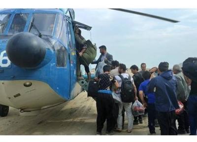 نجات مردم محاصره شده در سیل با یاری نیروی دریایی ارتش