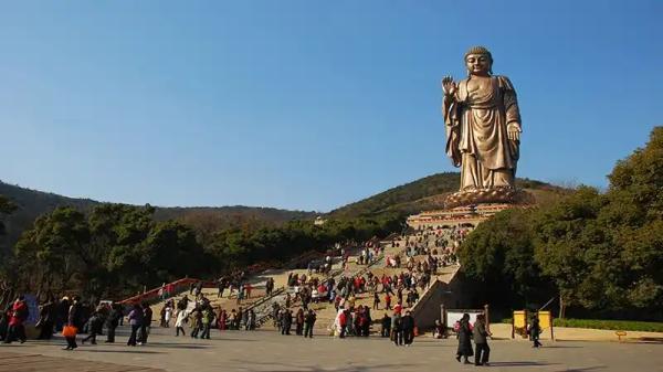 مجسمه های غول پیکر چین کدام اند