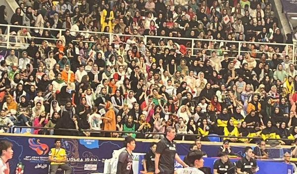 استقبال شگفت انگیز زنان ایرانی از مسابقه بزرگ تیم ملی مردان