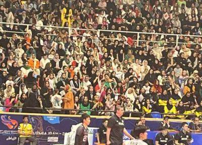استقبال شگفت انگیز زنان ایرانی از مسابقه بزرگ تیم ملی مردان